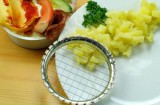 Krájecí kolečko na bramborový salát - Kráječ vařených brambor - český výrobek Plastimex